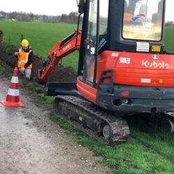 Foto - Graven langs de weg